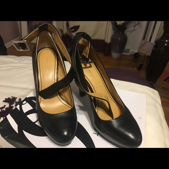 Pumps - Picture 1 of 2